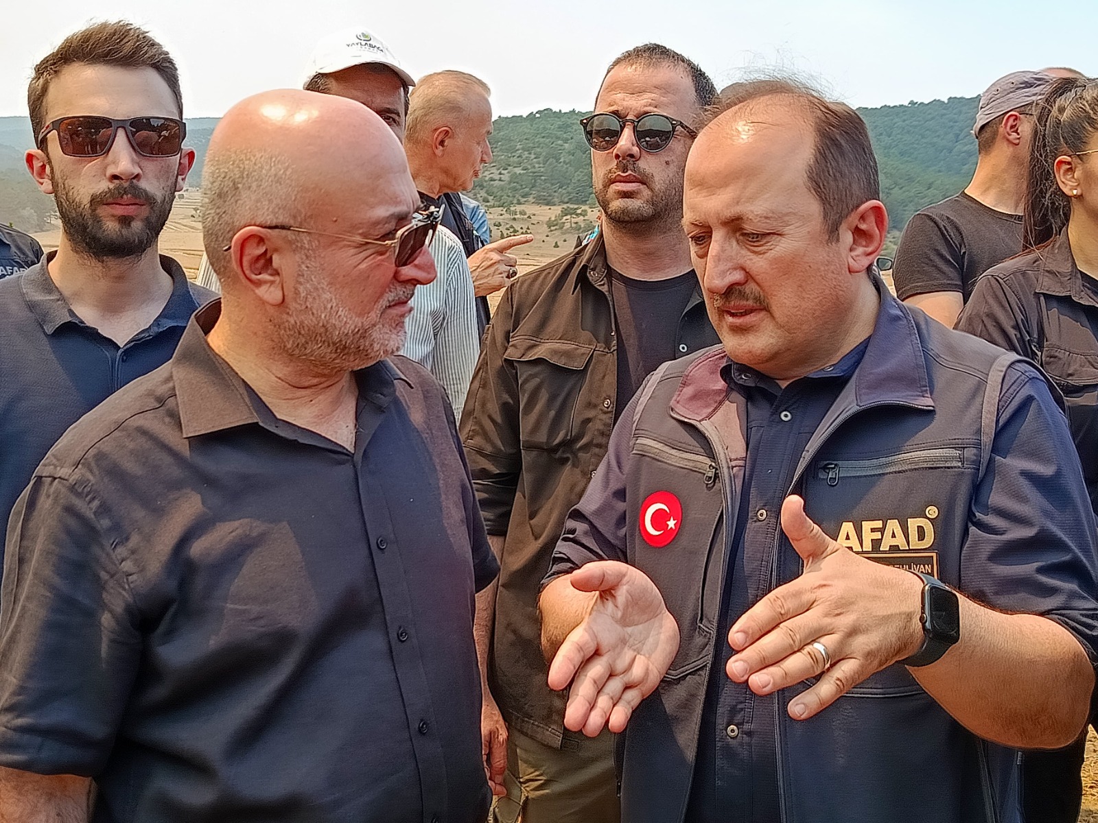 Başkan Şahin’in Koordinesinde AK Parti Teşkilatından Yangına Tam Destek
